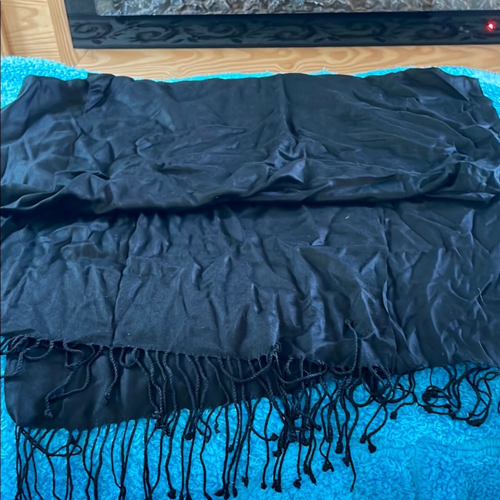 Elegant Black Scarf with Fringe